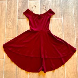 Beautiful Windsor high/low burgundy off-low shoulder dress. Size S/M.